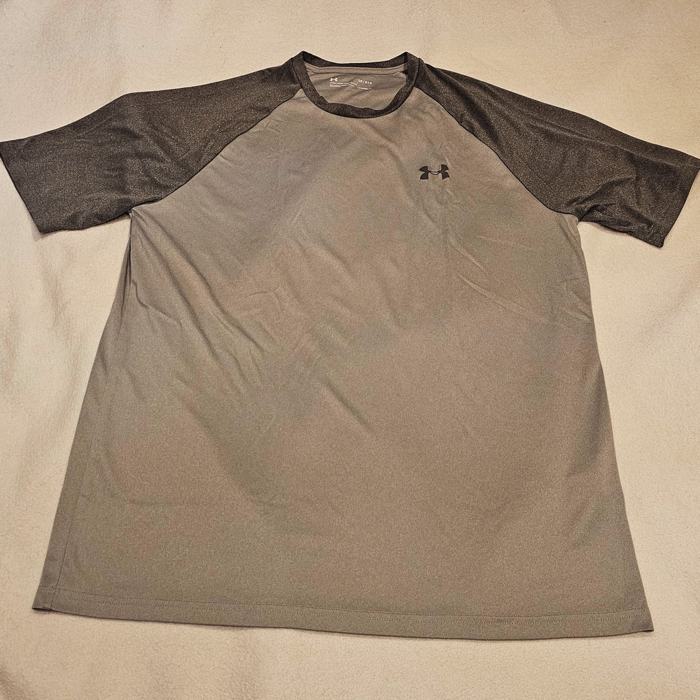 LG Men's Gray and Black Short Sleeve Tee